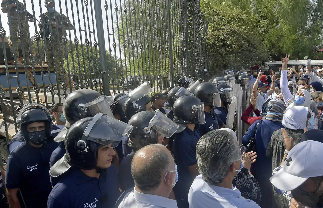 عن الثورة والديمقراطية والشعبوية... شهادة للتاريخ 