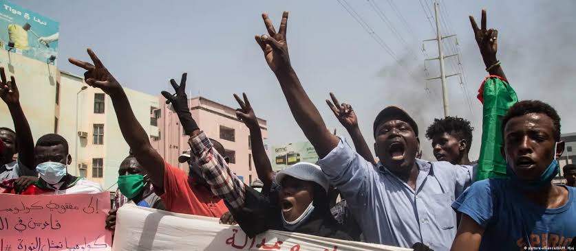أزمة السودان ومحاذير التدويل بين غيبوبة العرب وخطيئة الإسلاميّين